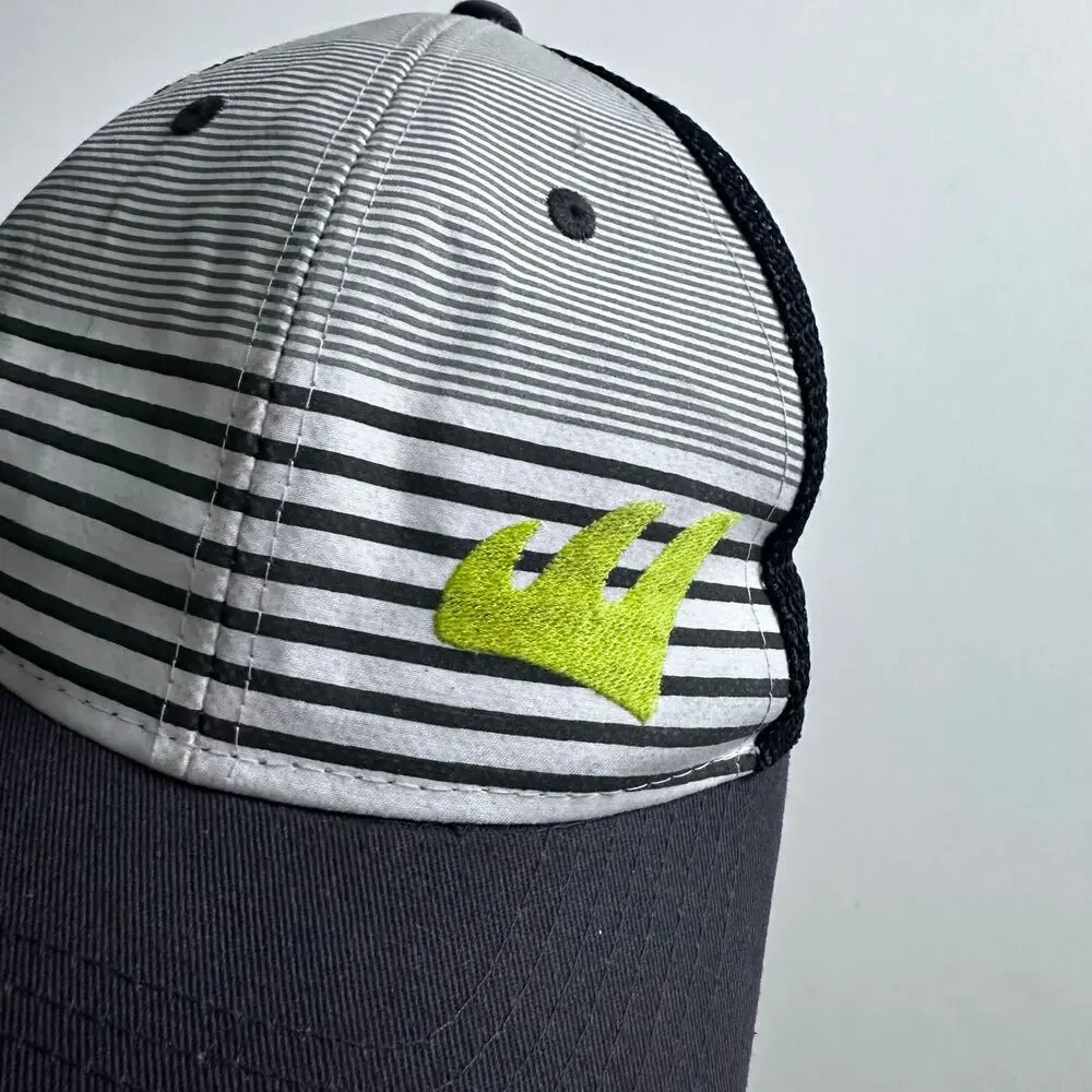 Ahead Stripe Design SnapBack Mesh Trucker Hat Mid Fit
